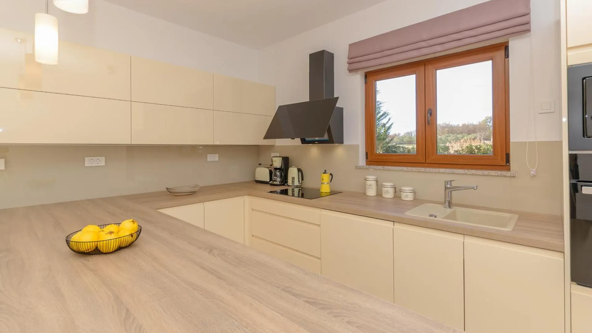 Villa Mattuzzi In Central Istria With Large Garden, Kids Playground And Whirlpool Loborika
