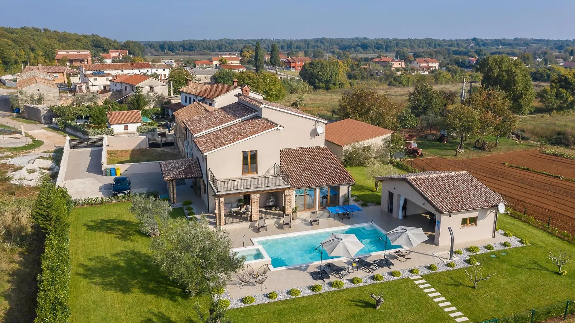 Villa Mattuzzi In Central Istria With Large Garden, Kids Playground And Whirlpool Loborika
